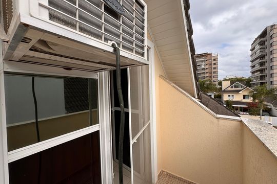 Suíte 5 - Varanda de casa de condomínio à venda com 5 quartos, 203m² em Recreio dos Bandeirantes, Rio de Janeiro