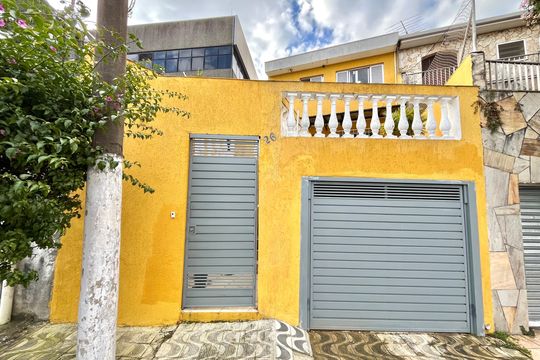 Fachada de casa à venda com 3 quartos, 145m² em Parque Jabaquara, São Paulo