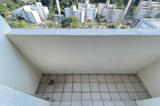 Varanda de apartamento à venda com 3 quartos, 60m² em Conjunto Promorar Raposo Tavares, São Paulo