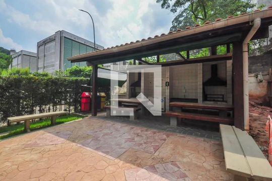 Área comum de apartamento à venda com 3 quartos, 60m² em Conjunto Promorar Raposo Tavares, São Paulo
