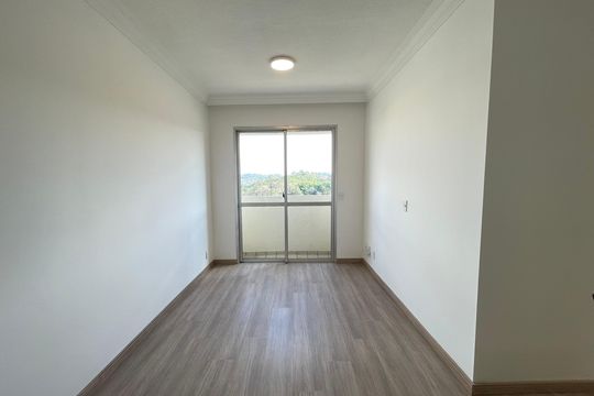 Sala de apartamento à venda com 3 quartos, 60m² em Conjunto Promorar Raposo Tavares, São Paulo