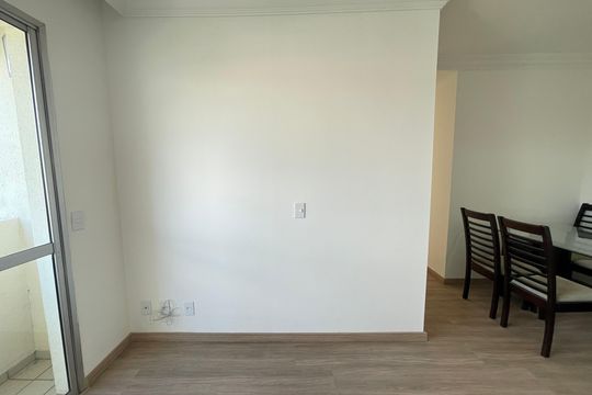 Sala de apartamento à venda com 3 quartos, 60m² em Conjunto Promorar Raposo Tavares, São Paulo
