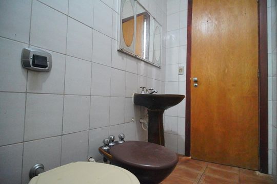 Banheiro de apartamento para alugar com 1 quarto, 45m² em Vargas, Sapucaia do Sul