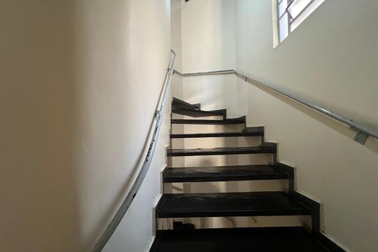 Escada de apartamento à venda com 2 quartos, 55m² em Rio Branco, Belo Horizonte
