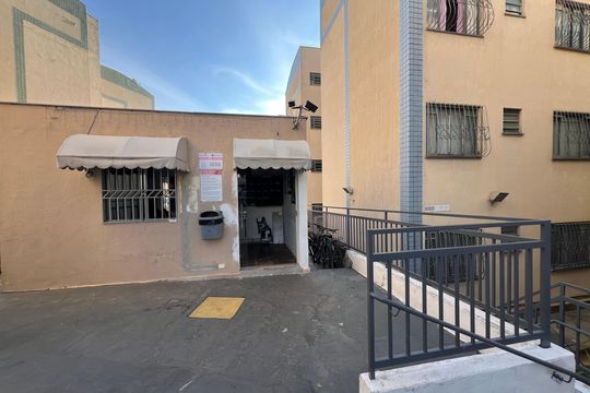 Hall de entrada de apartamento à venda com 2 quartos, 55m² em Rio Branco, Belo Horizonte