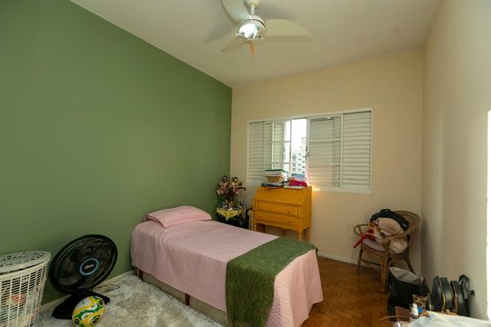 QUARTO 1 de apartamento à venda com 2 quartos, 93m² em Centro, Campinas