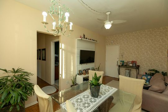 SALA PARA DOIS AMBIENTES de apartamento à venda com 2 quartos, 93m² em Centro, Campinas