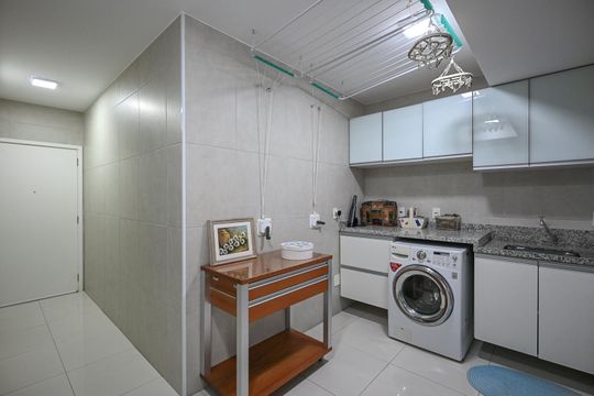 Área de Serviço  de apartamento à venda com 4 quartos, 250m² em Vila Suzana, São Paulo
