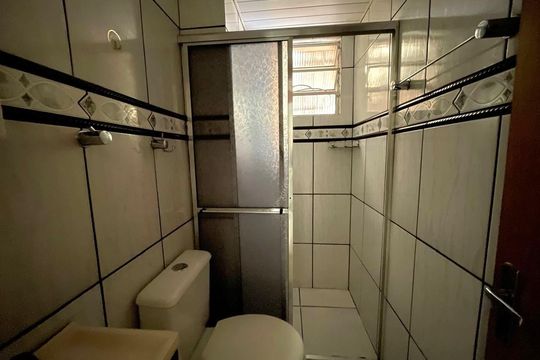 Banheiro de apartamento para alugar com 2 quartos, 52m² em Pinheiro, São Leopoldo