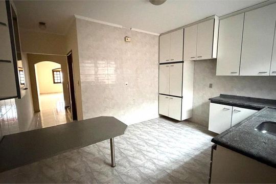 Casa à venda com 3 quartos, 182m² em Parque São Lucas, São Paulo