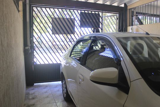 Garagem de casa à venda com 2 quartos, 117m² em Vila Iris, Guarulhos