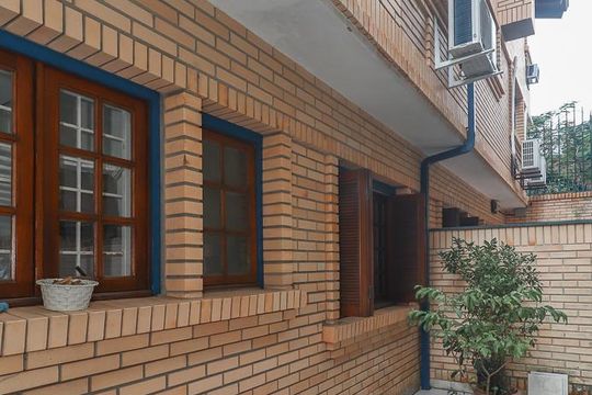 Fundos de casa de condomínio à venda com 3 quartos, 234m² em Boa Vista, Porto Alegre
