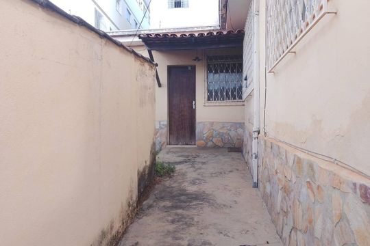 Casa à venda com 7 quartos, 300m² em Sagrada Família, Belo Horizonte