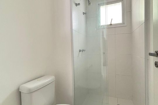 Banheiro de apartamento à venda com 1 quarto, 56m² em Vila Olímpia, São Paulo
