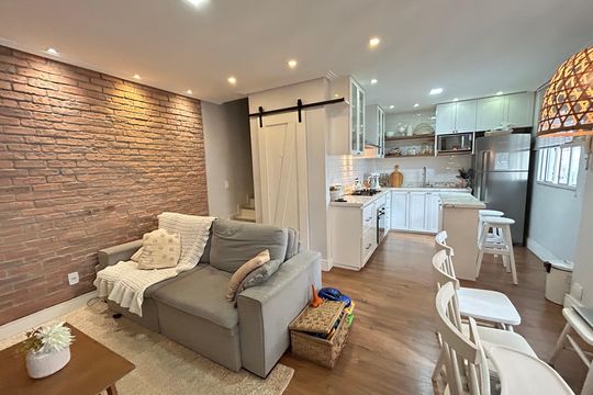 Casa à venda com 2 quartos, 96m² em Vila Valqueire, Rio de Janeiro