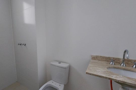 Banheiro de apartamento à venda com 3 quartos, 96m² em Vila Progresso, Jundiaí