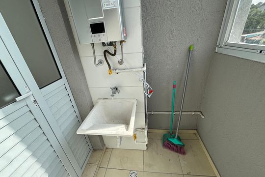 Área de serviço de apartamento para alugar com 2 quartos, 44m² em Jardim Maringa, São Paulo