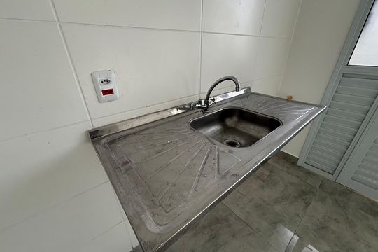 Cozinha de apartamento para alugar com 2 quartos, 44m² em Jardim Maringa, São Paulo