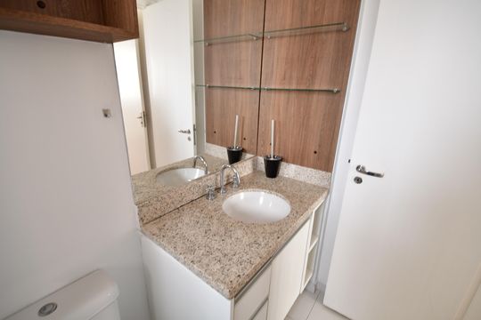 Banheiro de apartamento à venda com 1 quarto, 47m² em Botafogo, Campinas