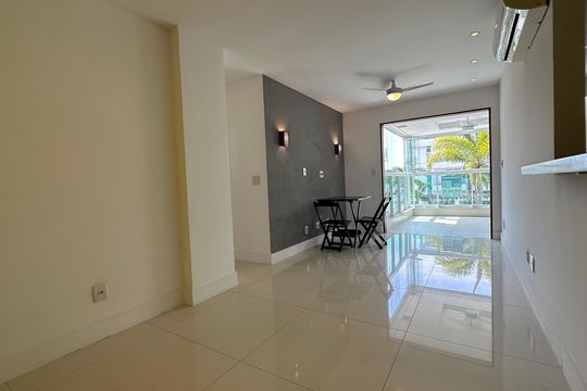 Sala de apartamento à venda com 3 quartos, 95m² em Recreio dos Bandeirantes, Rio de Janeiro