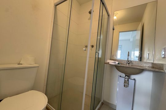 Banheiro de kitnet/studio à venda com 1 quarto, 37m² em Presidente Altino, Osasco