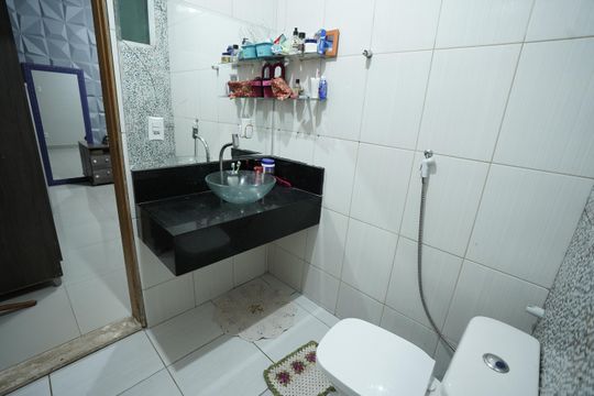 Casa à venda com 3 quartos, 360m² em Jardim Balneario Meia Ponte, Goiânia