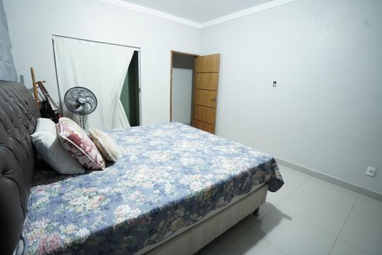 Casa à venda com 3 quartos, 360m² em Jardim Balneario Meia Ponte, Goiânia