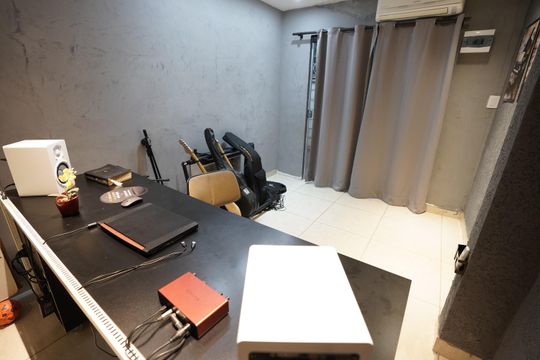 Casa à venda com 3 quartos, 360m² em Jardim Balneario Meia Ponte, Goiânia