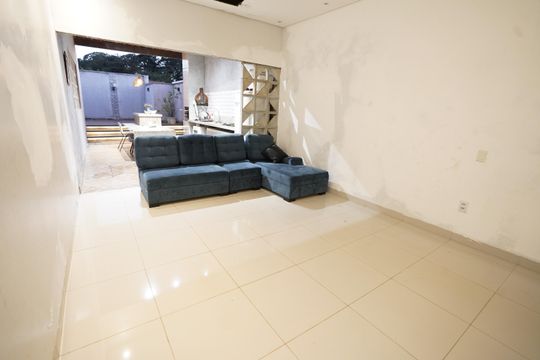 Casa à venda com 3 quartos, 360m² em Jardim Balneario Meia Ponte, Goiânia