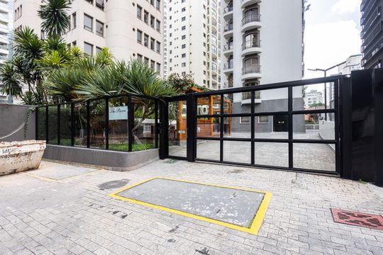 Fachada de apartamento à venda com 3 quartos, 220m² em Jardim Paulista, São Paulo