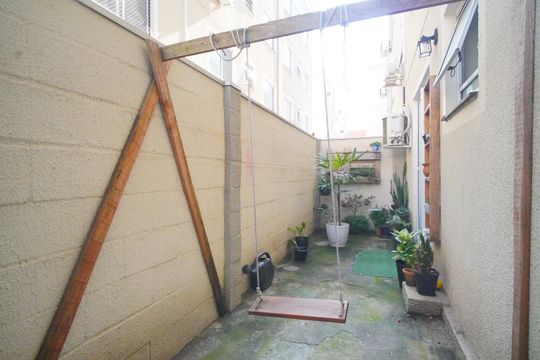 Quintal 1 de apartamento à venda com 2 quartos, 45m² em Santos Dumont, São Leopoldo