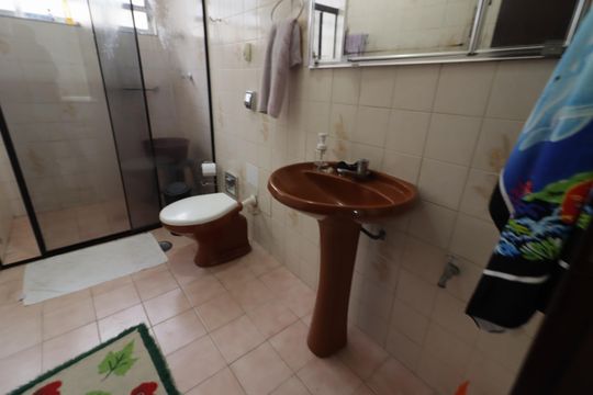 Banheiro 2 de casa à venda com 6 quartos, 418m² em City Bussocaba, Osasco