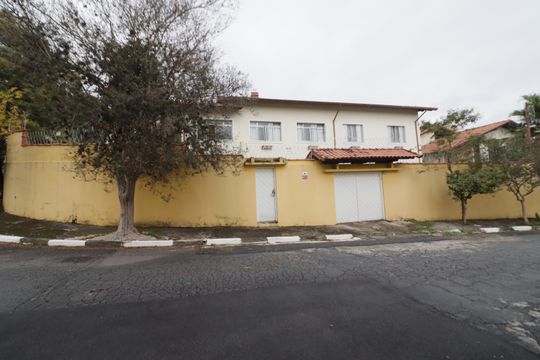 Fachada de casa à venda com 6 quartos, 418m² em City Bussocaba, Osasco