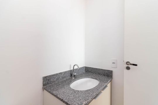 Banheiro da Suíte de apartamento para alugar com 1 quarto, 31m² em Parada Inglesa, São Paulo