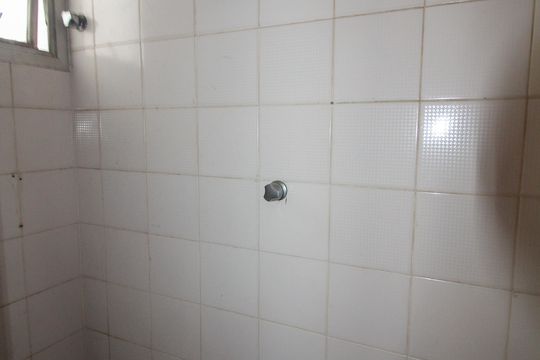 Banheiro de serviço de apartamento à venda com 3 quartos, 115m² em Vila Nova Alba, São Paulo