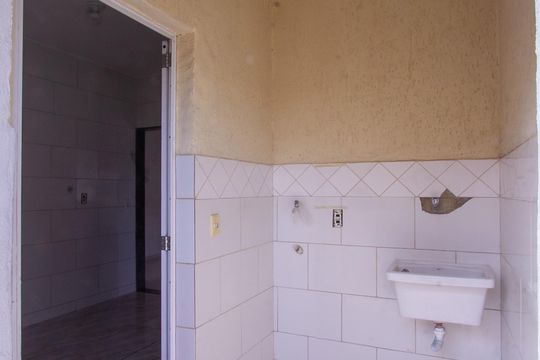 Área de Serviço de apartamento para alugar com 2 quartos, 96m² em Colubandê, São Gonçalo