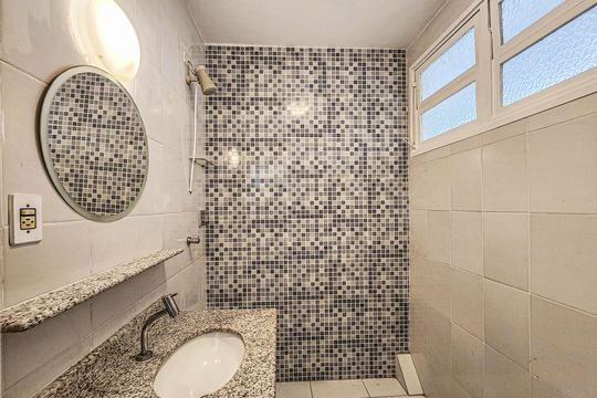 Banheiro Social de apartamento para alugar com 2 quartos, 155m² em Jardim Beira Rio, Jacareí