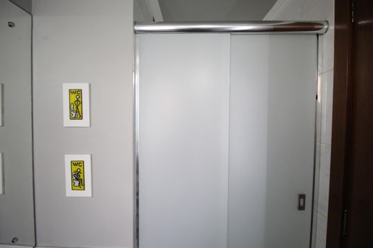 Banheiro de apartamento à venda com 2 quartos, 58m² em Jardim Carvalho, Porto Alegre