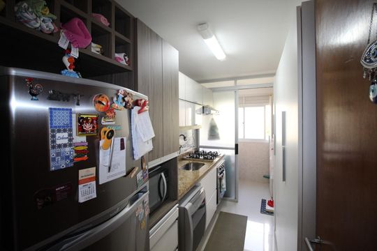 Cozinha de apartamento à venda com 2 quartos, 58m² em Jardim Carvalho, Porto Alegre