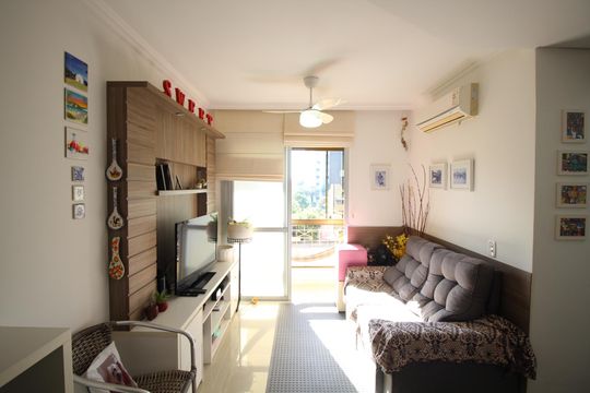 Apartamento à venda com 2 quartos, 58m² em Jardim Carvalho, Porto Alegre