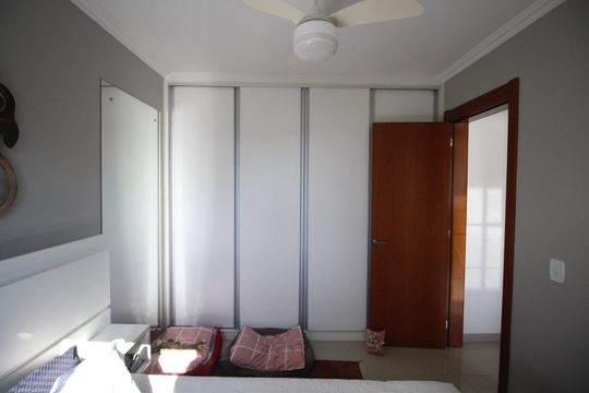 Apartamento à venda com 2 quartos, 58m² em Jardim Carvalho, Porto Alegre