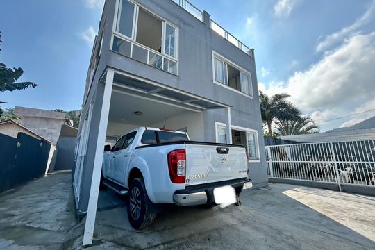 Garagem de casa para alugar com 5 quartos, 440m² em Cacupé, Florianópolis