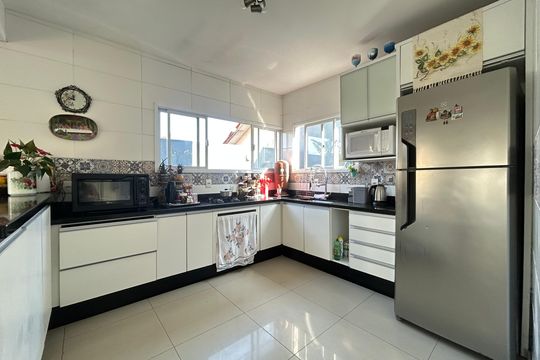 Cozinha  de casa para alugar com 5 quartos, 440m² em Cacupé, Florianópolis