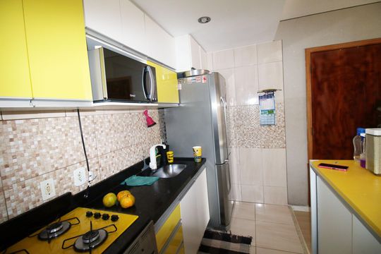 Cozinha de apartamento à venda com 2 quartos, 50m² em Parada de Lucas, Rio de Janeiro