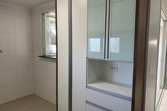 Cozinha de apartamento para alugar com 3 quartos, 156m² em Tamboré, Santana de Parnaíba
