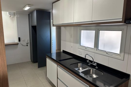 Cozinha de apartamento para alugar com 3 quartos, 156m² em Tamboré, Santana de Parnaíba