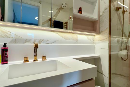 Banheiro da Suíte de apartamento à venda com 2 quartos, 71m² em Jardins, São Paulo