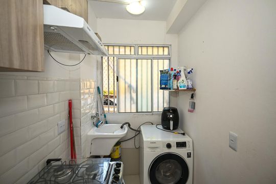 Área de Serviço  de apartamento para alugar com 2 quartos, 47m² em Parque Pinheiros, São Paulo