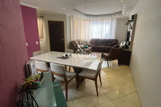 Casa à venda com 3 quartos, 350m² em Jardim Sapopemba, São Paulo