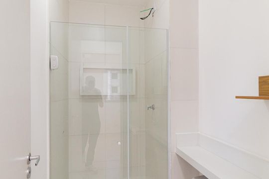 Banheiro de apartamento para alugar com 2 quartos, 35m² em Vila Sul Americana, Carapicuíba